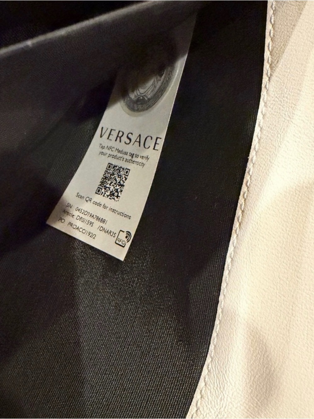 Versace White Quilted Wallet on Chain - Picture 9 of 11
